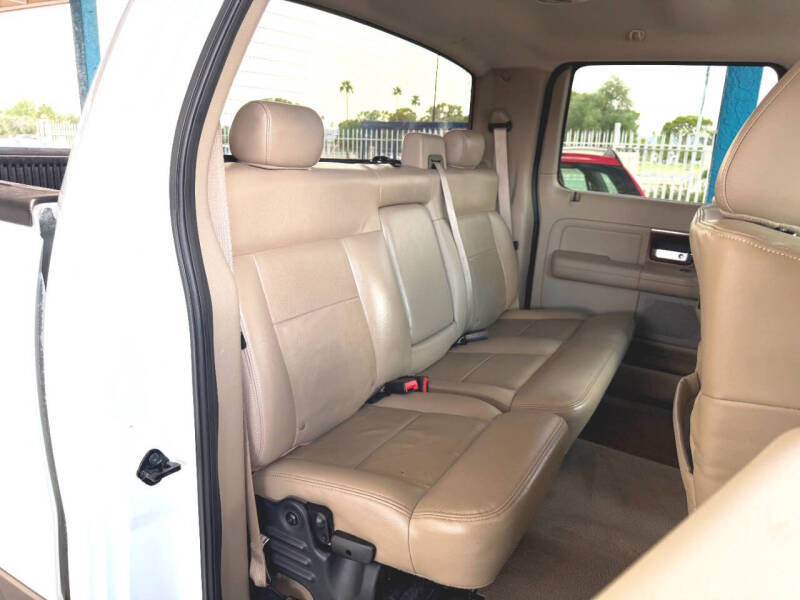 2005 Ford F-150 Lariat