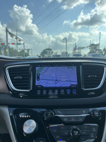 2017 Chrysler Pacifica Touring-L Plus