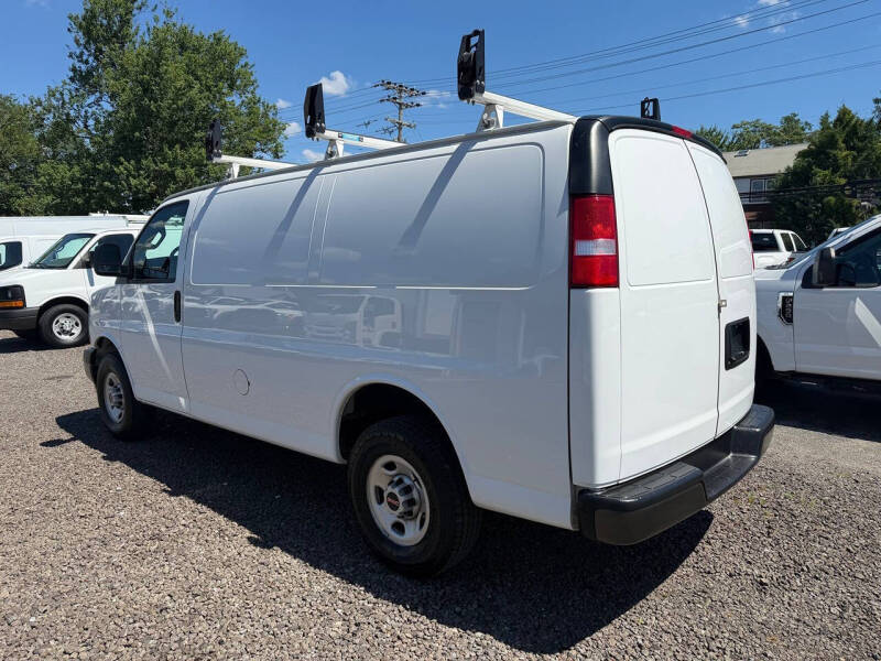 2022 GMC Savana 2500