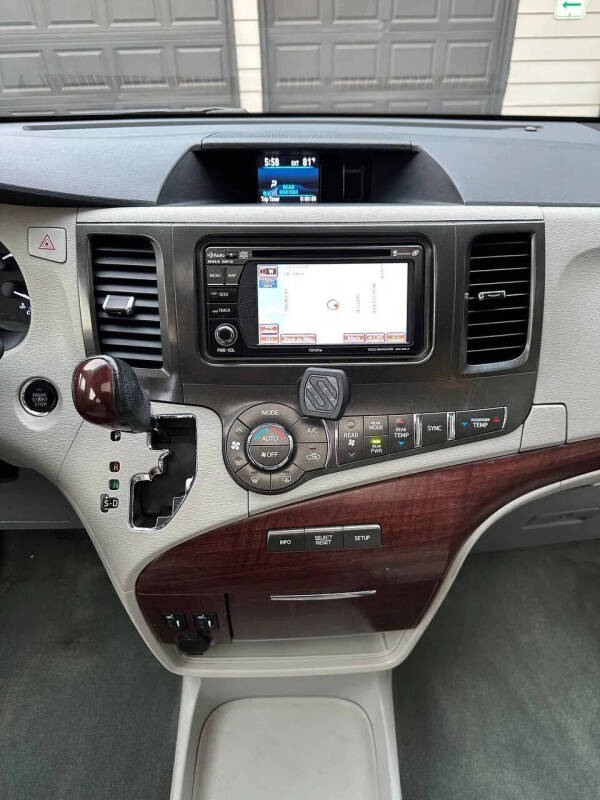 2014 Toyota Sienna