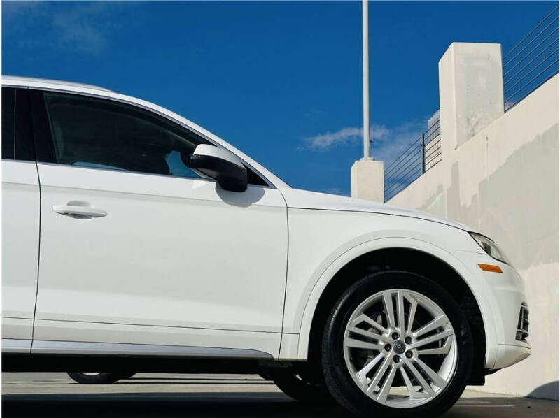 2018 Audi Q5 2.0T quattro Premium Plus