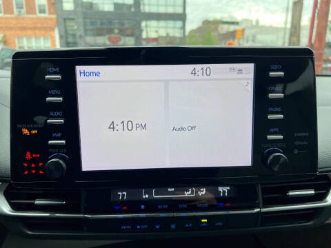 2022 Toyota Sienna LE 8-Passenger