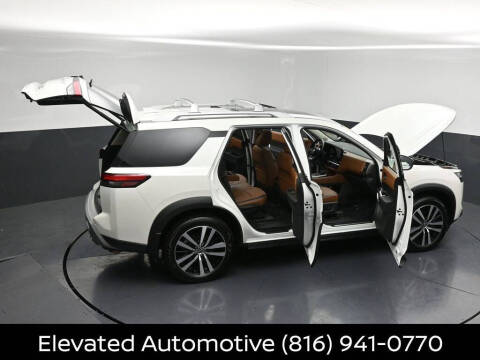 2023 Nissan Pathfinder Platinum