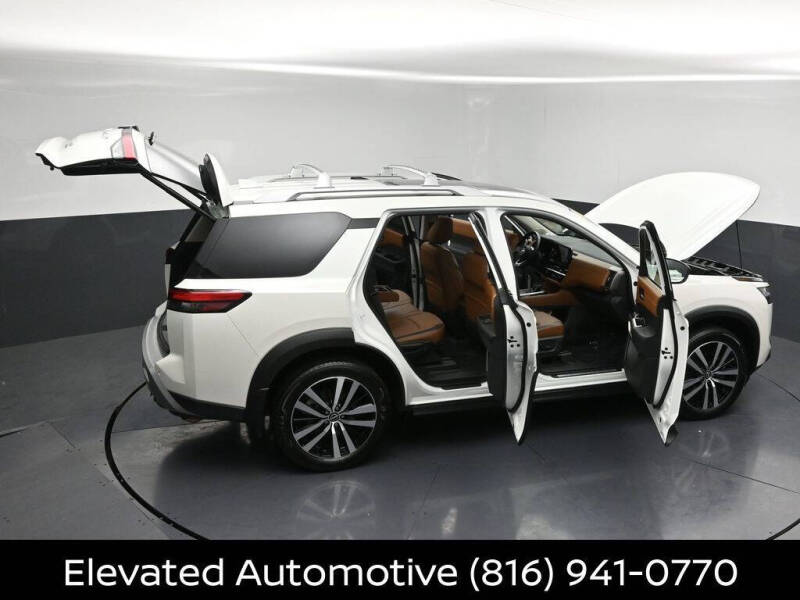2023 Nissan Pathfinder Platinum