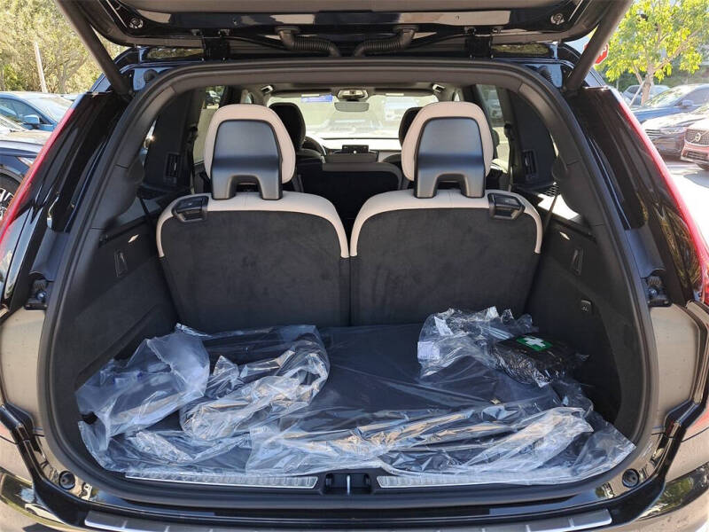 2026 Volvo XC90 B6 Core