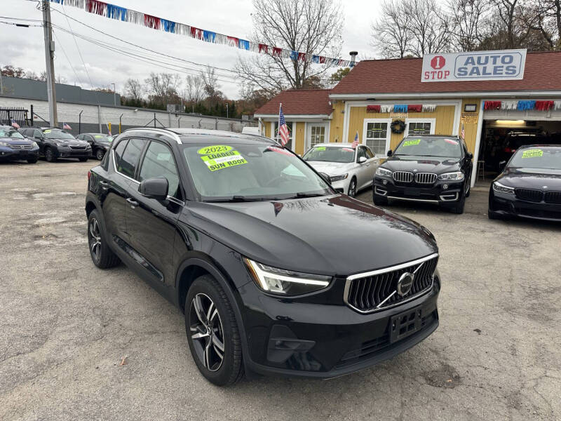 2023 Volvo XC40 B5 Plus Bright Theme
