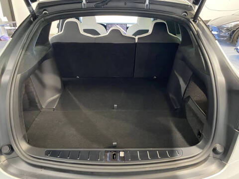 2023 Tesla Model X Standard Range