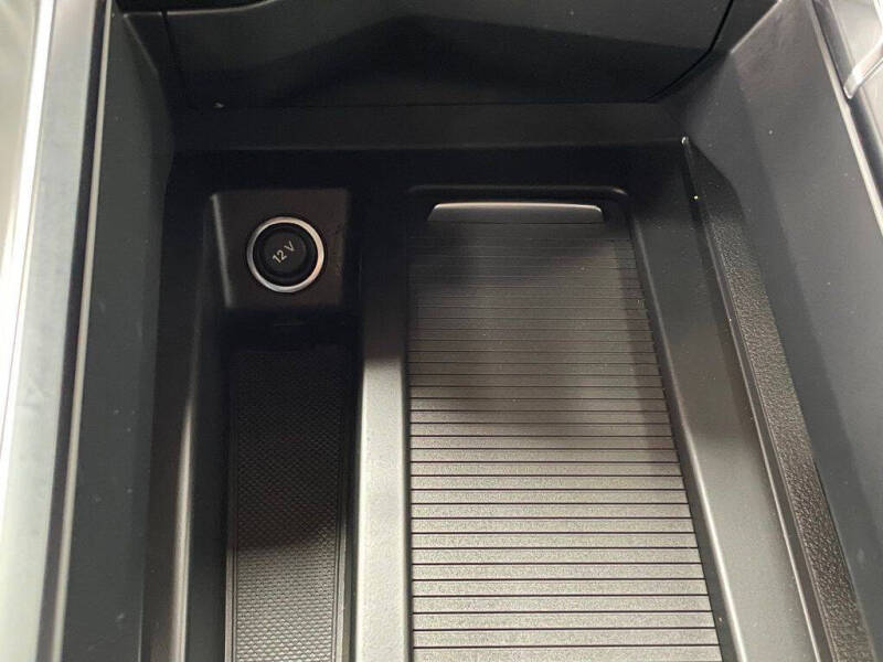 2021 Audi e-tron quattro Premium