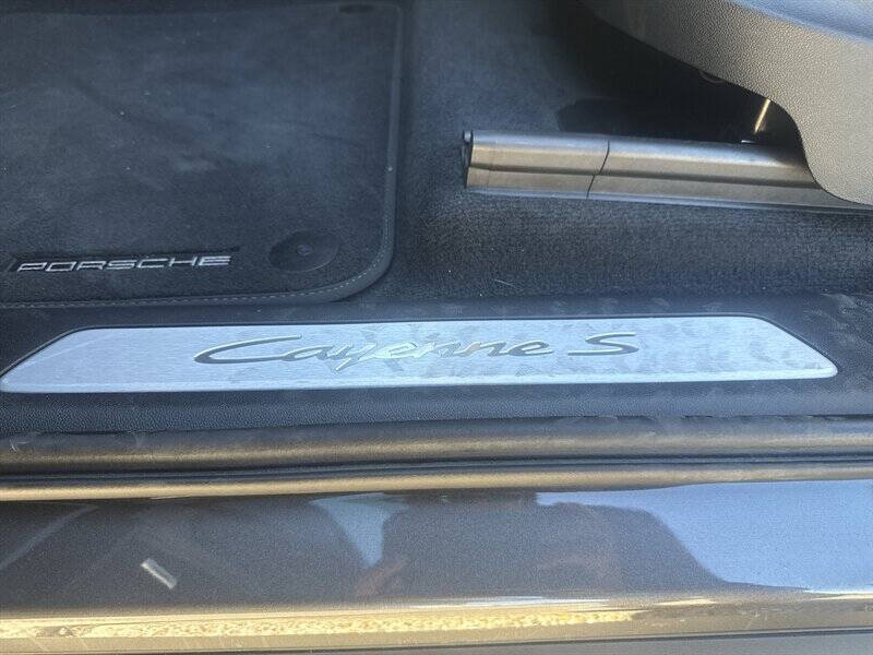 2024 Porsche Cayenne S Coupe