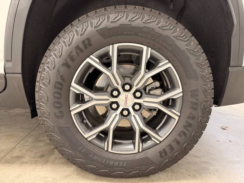 2024 GMC Acadia AT4