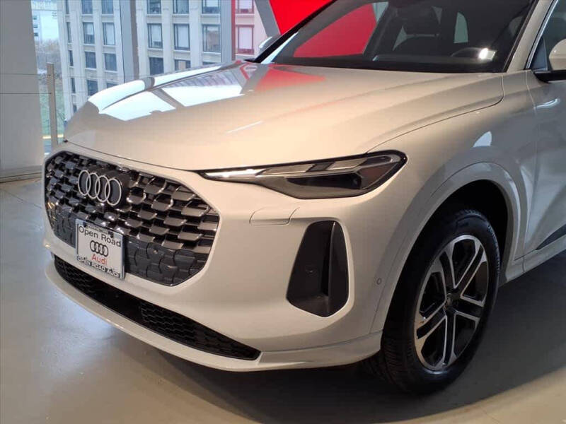 2025 Audi Q5 quattro Premium TFSI