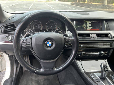 2016 BMW 5 Series 528i