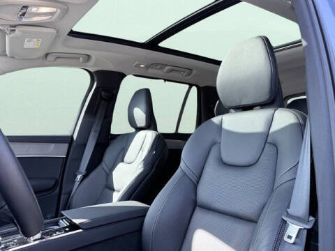 2025 Volvo XC90 T8 Ultra Bright Theme 6P
