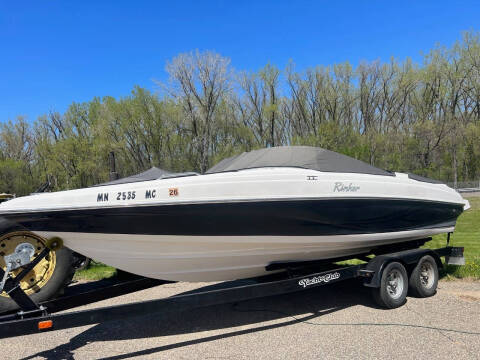 2005 Rinker Captiva
