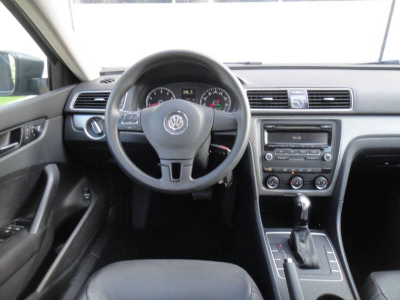 2013 Volkswagen Passat S PZEV