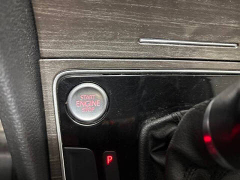 2016 Volkswagen Passat 1.8T SEL Premium