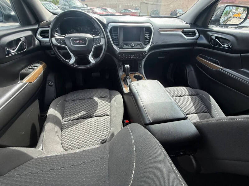 2017 GMC Acadia SLE-2