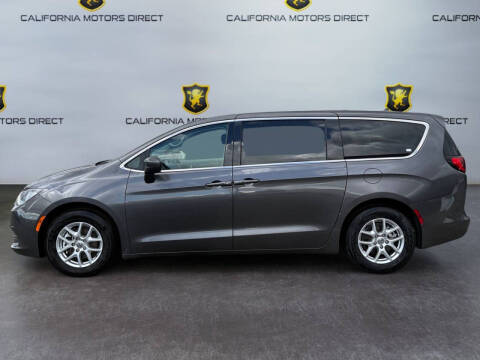 2023 Chrysler Voyager LX