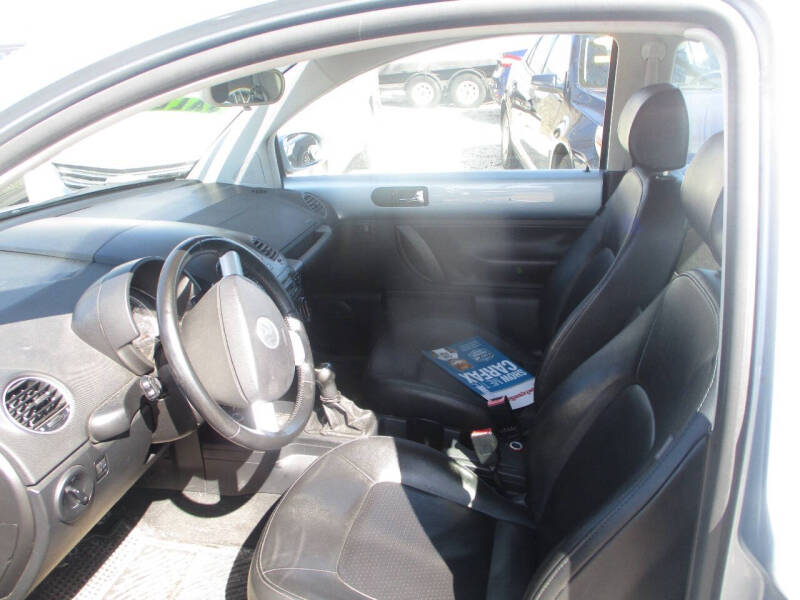 2009 Volkswagen New Beetle Base PZEV