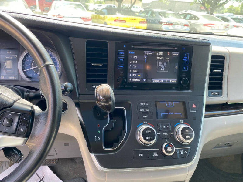 2017 Toyota Sienna