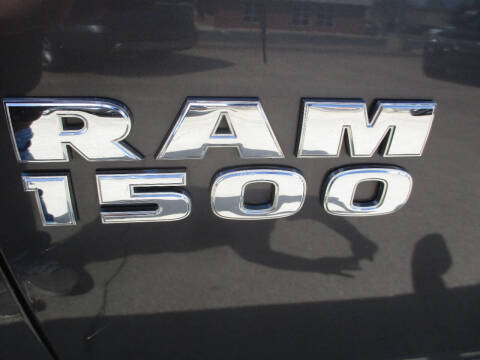 2016 RAM 1500 SLT