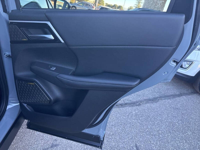 2026 Mitsubishi Outlander SE