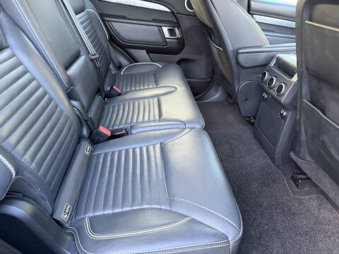 2017 Land Rover Discovery First Edition
