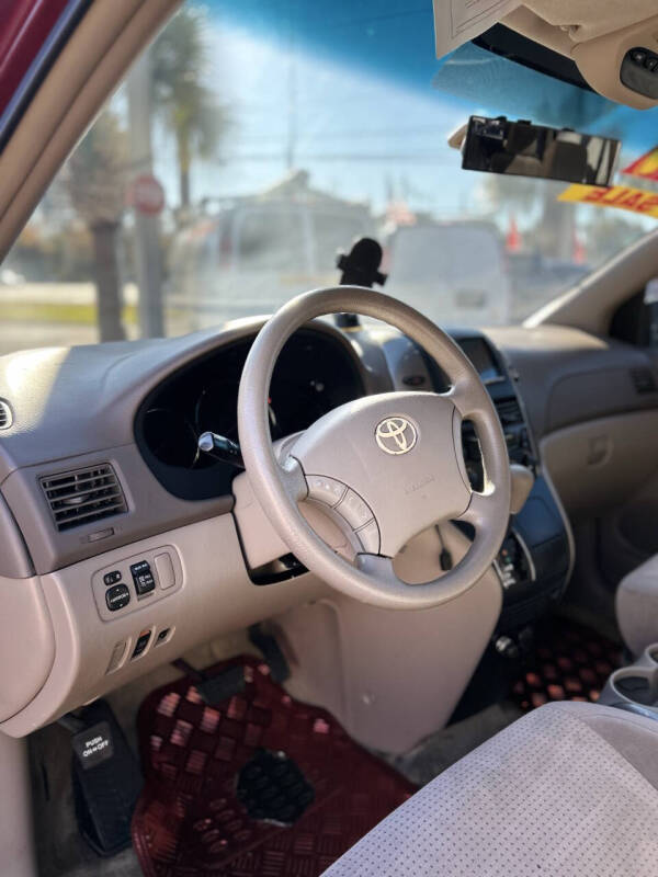 2009 Toyota Sienna CE 8-Passenger