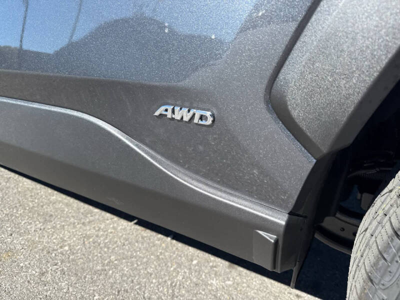 2025 Toyota RAV4 Hybrid LE