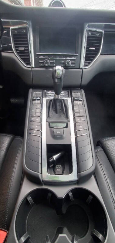 2015 Porsche Macan S