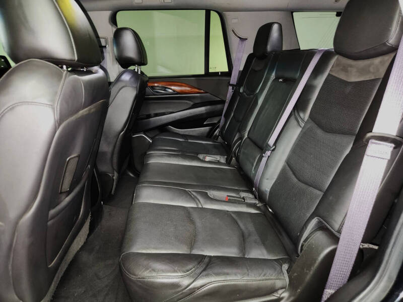 2016 Cadillac Escalade Standard