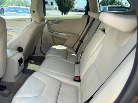 2015 Volvo XC60 T6 Premier Plus