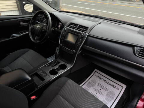 2017 Toyota Camry Hybrid LE