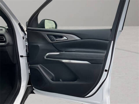 2024 Chevrolet Traverse LS