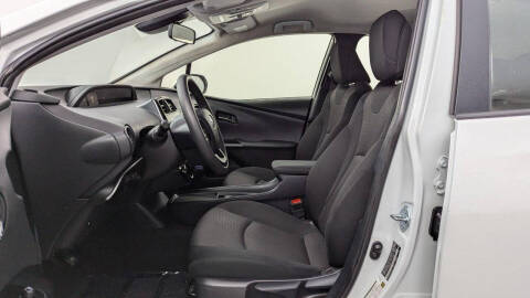 2022 Toyota Prius LE