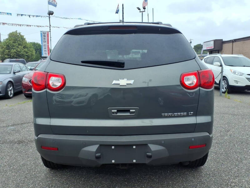 2011 Chevrolet Traverse LT