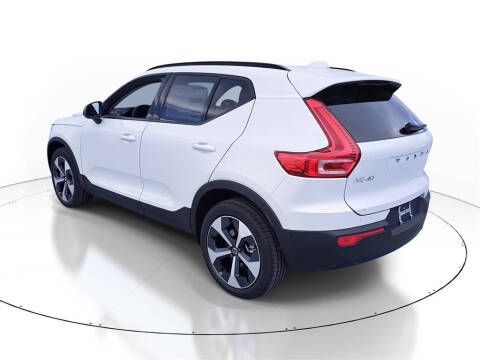 2026 Volvo XC40 B5 Plus