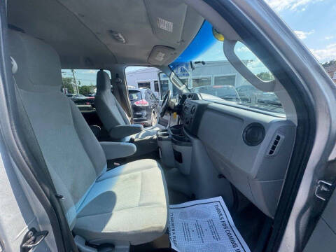 2012 Ford E-Series E-350 SD XLT
