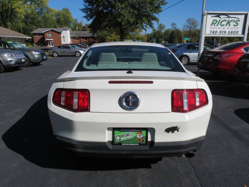 2011 Ford Mustang V6 Premium