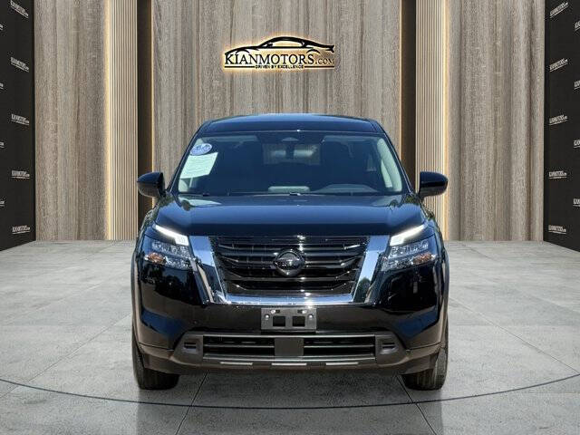 2025 Nissan Pathfinder S