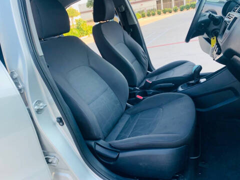 2013 Kia Rio 5-Door LX