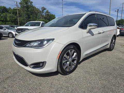 2017 Chrysler Pacifica for sale at Oak Park Auto Sales in Oak Park MI