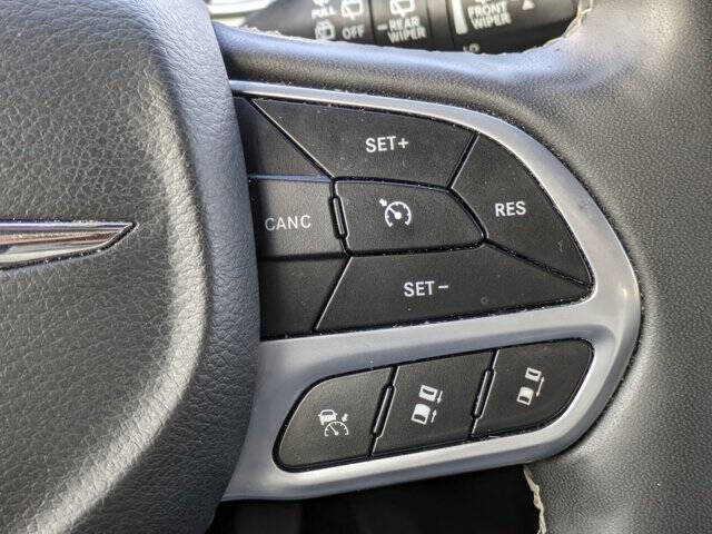 2025 Chrysler Voyager LX