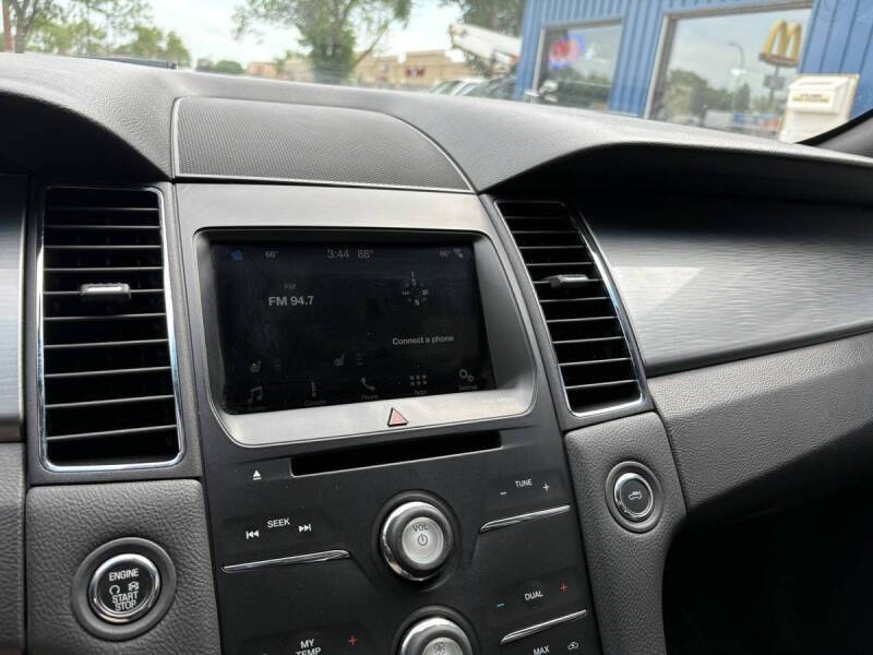 2018 Ford Taurus SEL