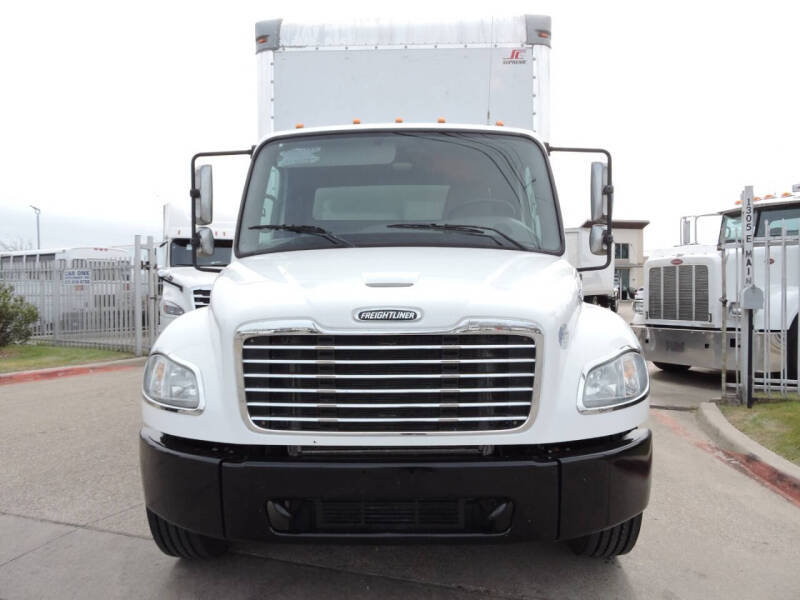 2012 Freightliner M2 106