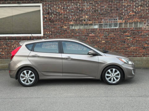 2013 Hyundai Accent SE