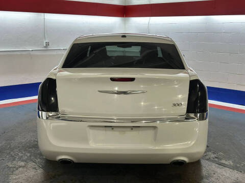 2011 Chrysler 300 Limited