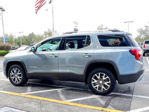 2023 GMC Acadia SLT