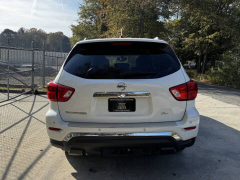 2017 Nissan Pathfinder SL
