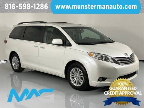 2015 Toyota Sienna for sale at Munsterman Automotive Group in Blue Springs MO